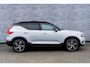 Volvo XC40 1.5 T5 Recharge R-Design | Plug-in Hybrid (PHEV) | Trekhaak | Panoramadak | Harman Kardon Audio | 360 Graden Camera | Parkeersensoren | Stoelverwarming | LED Koplampen Adaptief | Keyless Entry | Elektrische Achterklep | Cruise Control | BLIS | Navigatie
