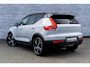 Volvo XC40 1.5 T5 Recharge R-Design | Plug-in Hybrid (PHEV) | Trekhaak | Panoramadak | Harman Kardon Audio | 360 Graden Camera | Parkeersensoren | Stoelverwarming | LED Koplampen Adaptief | Keyless Entry | Elektrische Achterklep | Cruise Control | BLIS | Navigatie