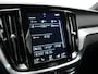 Volvo V60 T6 Recharge AWD R-Design PHEV 340pk Dealer O.H | Trehaak Af Fabriek | Camera | Lederen Sportstoelen Memory & Verwarmd | Cruise Control | Pilot Assist | Apple Carplay | Keyless | Stuurverwarming | Virtual | Navigatie | DAB | 19"L.M | Plug In Hybrid |