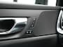 Volvo V60 T6 Recharge AWD R-Design PHEV 340pk Dealer O.H | Trehaak Af Fabriek | Camera | Lederen Sportstoelen Memory & Verwarmd | Cruise Control | Pilot Assist | Apple Carplay | Keyless | Stuurverwarming | Virtual | Navigatie | DAB | 19"L.M | Plug In Hybrid |