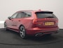Volvo V60 T6 Recharge AWD R-Design PHEV 340pk Dealer O.H | Trehaak Af Fabriek | Camera | Lederen Sportstoelen Memory & Verwarmd | Cruise Control | Pilot Assist | Apple Carplay | Keyless | Stuurverwarming | Virtual | Navigatie | DAB | 19"L.M | Plug In Hybrid |
