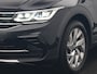 Volkswagen Tiguan 1.4 TSI eHybrid Elegance PHEV 245pk Dealer O.H | Trekhaak Af Fabriek | Panodak | Adaptive Cruise | IQ Light | 360 Camera | Lederen Sportstoelen Memory & Verwarmd | Travel Assist | Apple Carplay | Keyless | Stuurverwarming | BLIS | Virtual | Navigatie | DAB | 18"L.M | Plug In Hybrid |