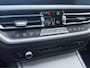 BMW 3-Serie Touring 318i Sport Edition | Panoramadak | Leder | Trekhaak | Digital Cockpit | CarPlay