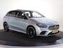 Mercedes-Benz B-klasse 250e Business Solution AMG | Panoramaschuifdak | Night | Premium plus pakket | Winter pakket | Trekhaak | Head-up display |