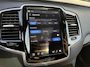 Volvo XC90 2.0 T8 Recharge AWD Ultimate Dark | Adaptieve Cruise Control | Panoramadak | Head-Up Display | 360° Parkeercamera | 21" Velgen | Trekhaak | Stoel-/Stuurverwarming | Harman Kardon Audio | Dodehoek Detectie |