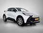 Toyota C-HR / C-HR+ 2.0 Plug-in Hybrid 220 Dynamic | BTW Voertuig | Dodehoek detectie | Stoel+stuurverwarming | Parkeersensoren voor+achter | Navigatie | Apple CarPlay/Android Auto | Cruise Control Adaptive |