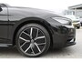 Volkswagen Passat Variant 1.5 eHybrid 272pk R-Line DSG Automaat Black Style / Panorama schuifdak / Leder / Head up / Harman Kardon 700W / IQ LED / LM 19 inch / Wegkl trekhaak Garantie tot 11-09-2030 // 100.000km