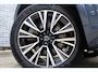 Volvo XC90 Plug-in Hybrid T8 AWD Ultimate Dark | Long Range | Adaptieve Cruise Control | Luchtvering | Harman Kardon Audio | Parkeercamera | Dodehoek Detectie | Stoel-/Stuurverwarming | Head-Up Display | Standkachel |