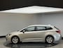 Toyota Corolla Touring Sports 1.8 Hybrid Active | Cam achter | Trekhaak | All season banden | NL auto