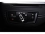 BMW X1 sDrive20i xLine - Trekhaak - Panoramadak - Elektrisch verstelbare/verwarmde stoelen - Head up - Elektrische achterklep - Cruise control - Sportstoelen - Stuurwielrand verwarmd - Navigatiesysteem Plus -