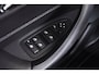 BMW X1 sDrive20i xLine - Trekhaak - Panoramadak - Elektrisch verstelbare/verwarmde stoelen - Head up - Elektrische achterklep - Cruise control - Sportstoelen - Stuurwielrand verwarmd - Navigatiesysteem Plus -