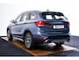 BMW X1 sDrive20i xLine - Trekhaak - Panoramadak - Elektrisch verstelbare/verwarmde stoelen - Head up - Elektrische achterklep - Cruise control - Sportstoelen - Stuurwielrand verwarmd - Navigatiesysteem Plus -