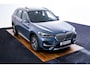 BMW X1 sDrive20i xLine - Trekhaak - Panoramadak - Elektrisch verstelbare/verwarmde stoelen - Head up - Elektrische achterklep - Cruise control - Sportstoelen - Stuurwielrand verwarmd - Navigatiesysteem Plus -