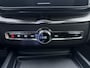 Volvo XC60 T6 Plug-in hybrid AWD Ultra Black Edition | Luchtvering | Head-up | Bowers & Wilkens | Stoel ventilatie + verwarming | Trekhaak |