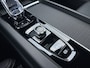 Volvo XC60 T6 Plug-in hybrid AWD Ultra Black Edition | Luchtvering | Head-up | Bowers & Wilkens | Stoel ventilatie + verwarming | Trekhaak |