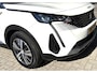 Peugeot 3008 Benzine 130 Pk Automaat * Road Trip Special Edition * = Luxe Allure * * Dodehoekbewaking * Camera Voor en Achterzijde * Leder Alcantara Bekleding * Navigatie * L.M. Velgen * Adaptive Cruise Control * Climate Control * Keyless Start * Vingerhoets; Vierde Generatie Eersteklas Service. Al meer dan 100 jaar een begrip in de Brabantse Kempen