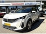 Peugeot 3008 Benzine 130 Pk Automaat * Road Trip Special Edition * = Luxe Allure * * Dodehoekbewaking * Camera Voor en Achterzijde * Leder Alcantara Bekleding * Navigatie * L.M. Velgen * Adaptive Cruise Control * Climate Control * Keyless Start * Vingerhoets; Vierde Generatie Eersteklas Service. Al meer dan 100 jaar een begrip in de Brabantse Kempen