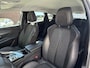 Peugeot 3008 Benzine 130 Pk Automaat * Road Trip Special Edition * = Luxe Allure * * Dodehoekbewaking * Camera Voor en Achterzijde * Leder Alcantara Bekleding * Navigatie * L.M. Velgen * Adaptive Cruise Control * Climate Control * Keyless Start * Vingerhoets; Vierde Generatie Eersteklas Service. Al meer dan 100 jaar een begrip in de Brabantse Kempen