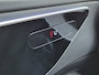 Mercedes-Benz C-klasse 200 Launch Edition AMG Line / Trekgewicht 1.800 kg / Wegklapbare trekhaak / Glazen schuif- en kanteldak / Cruise control / Achteruitrijcamera / Stoelverwarming / Climate control / Apple Carplay Android Auto /