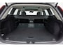 Volvo V60 kombi Ultimate Dark B4 MHEV 197PK Pano l Harman l Leder l 360° | HUD | Winterpakket