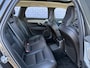 Volvo V90 2.0 T8 Plug-in hybrid AWD Ultra Dark | SOH: 100% | 4 seizoen banden | Extra getint glas | Gelaagd glas | Trekhaak | Luchtvering | Bowers & Wilkins | Massage | Stoel Koeling | 360° Camera | Adaptieve cruise | Stoel/stuur verwarming |