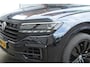 Volkswagen Touareg 3.0 TSI 340pk R-Line DSG8 Panoramadak Trekhaak leder