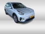 Kia Niro EV e-Niro ExecutiveLine 64 kWh / Camera / Leder / Keyless / Stoelventilatie / Navigatie / Dodehoek / DAB / Cruise Control / Warmtepomp