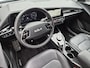 Kia Niro EV e-Niro ExecutiveLine 64.8 kWh / SOH 100% / CCS snelladen / Head Up Display / Harman/Kardon Audio Systeem / Trekhaak vast / Glazen schuif- en kanteldak / Stuur- Stoel & Achterbank verwarming / Achteruitrijcamera / Apple Carplay Android Auto /