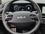 Kia Niro EV e-Niro ExecutiveLine 64.8 kWh / SOH 100% / CCS snelladen / Head Up Display / Harman/Kardon Audio Systeem / Trekhaak vast / Glazen schuif- en kanteldak / Stuur- Stoel & Achterbank verwarming / Achteruitrijcamera / Apple Carplay Android Auto /