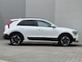 Kia Niro EV e-Niro ExecutiveLine 64.8 kWh / SOH 100% / CCS snelladen / Head Up Display / Harman/Kardon Audio Systeem / Trekhaak vast / Glazen schuif- en kanteldak / Stuur- Stoel & Achterbank verwarming / Achteruitrijcamera / Apple Carplay Android Auto /
