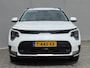 Kia Niro EV e-Niro ExecutiveLine 64.8 kWh / SOH 100% / CCS snelladen / Head Up Display / Harman/Kardon Audio Systeem / Trekhaak vast / Glazen schuif- en kanteldak / Stuur- Stoel & Achterbank verwarming / Achteruitrijcamera / Apple Carplay Android Auto /