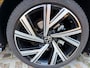 Volkswagen Golf 1.5 eTSI AUTOMAAT R-Line Business, panoramadak, harman/kardon, sfeerverlichting, digitaal cockpit, vele opties!