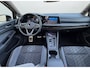 Volkswagen Golf 1.5 eTSI AUTOMAAT R-Line Business, panoramadak, harman/kardon, sfeerverlichting, digitaal cockpit, vele opties!