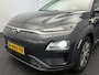 Hyundai Kona Electric EV Premium 64 kWh 3- Fase SOH 95,4% | Warmtepomp | Camera | Navigatie | Head-Up Display | Leer | Led