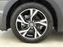 Toyota Yaris 1.5 Hybrid 115 Dynamic Comfort Pack | BTW voertuig | Stoel+Stuurverwarming | Dodehoek detectie | Parkeersensoren voor+achter | Draadloze telefoonlader | Navigatie | Apple CarPlay/Android Auto | Cruise Control Adaptive |