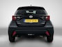 Toyota Yaris 1.5 Hybrid 115 Dynamic Comfort Pack | BTW voertuig | Stoel+Stuurverwarming | Dodehoek detectie | Parkeersensoren voor+achter | Draadloze telefoonlader | Navigatie | Apple CarPlay/Android Auto | Cruise Control Adaptive |