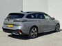 Peugeot 308 SW Hybrid 145 e-DCS6 GT Automaat / Gratis Vaste Trekhaak / Navigatie / Rondomzicht Camera / Cruise Control Adaptief / Android Auto/Apple Carplay/ Trekgewicht geremd 1100kg