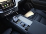 Volvo XC90 T8 AWD Ultra Black Edition | Luchtvering | Massage | Trekhaak | HUD |