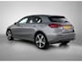 Mercedes-Benz A-klasse 250 e Night Plug-In Hybride Night Pakket | 18 Inch Velgen | Parkeerpakket met 360°-camera | Memory Voorstoelen | Distronic | Dodehoekassistent. Inclusief 24 maanden MB Certified garantie voor Europa.