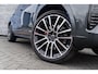 Volvo XC90 T8 Plug-in hybrid AWD Ultra Black Ed. Exec. | Google | Long Range | Ventilatie Voorstoelen | Bowers & Wilkins Audio | Trekhaak | Luchtvering | Head-Up Display | Stoel-/Stuurverwarming | Adaptieve Cruise Control | 360 Camera | Massage | Gelamineerde Zijruiten Rondom | Getint Glas | Keyless | Memory | Elek. Achterklep | 22" LM