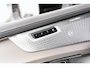 Volvo XC90 T8 Plug-in hybrid AWD Ultra Executive Black Edition | Bowers & Wilkins Audio | Luchtvering | SoH 100% | Google | Long Range | Ventilatie Voorstoelen | Trekhaak | Head-Up Display | Stoel-/Stuurverwarming | Adaptieve Cruise Control | 360 Camera | Massage | Gelamineerde Zijruiten Rondom | Getint Glas | Keyless | Memory | Elek. Achterklep | 22" LM