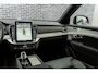 Volvo XC90 T8 Plug-in hybrid AWD Ultra Executive Black Edition | Bowers & Wilkins Audio | Luchtvering | SoH 100% | Google | Long Range | Ventilatie Voorstoelen | Trekhaak | Head-Up Display | Stoel-/Stuurverwarming | Adaptieve Cruise Control | 360 Camera | Massage | Gelamineerde Zijruiten Rondom | Getint Glas | Keyless | Memory | Elek. Achterklep | 22" LM