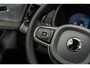Volvo XC90 T8 Plug-in hybrid AWD Ultra Black Ed. Exec. | Google | Long Range | Ventilatie Voorstoelen | Bowers & Wilkins Audio | Trekhaak | Luchtvering | Head-Up Display | Stoel-/Stuurverwarming | Adaptieve Cruise Control | 360 Camera | Massage | Gelamineerde Zijruiten Rondom | Getint Glas | Keyless | Memory | Elek. Achterklep | 22" LM
