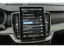 Volvo XC90 T8 Plug-in hybrid AWD Ultra Black Ed. Exec. | Google | Long Range | Ventilatie Voorstoelen | Bowers & Wilkins Audio | Trekhaak | Luchtvering | Head-Up Display | Stoel-/Stuurverwarming | Adaptieve Cruise Control | 360 Camera | Massage | Gelamineerde Zijruiten Rondom | Getint Glas | Keyless | Memory | Elek. Achterklep | 22" LM
