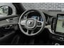Volvo XC90 T8 Plug-in hybrid AWD Ultra Black Ed. Exec. | Google | Long Range | Ventilatie Voorstoelen | Bowers & Wilkins Audio | Trekhaak | Luchtvering | Head-Up Display | Stoel-/Stuurverwarming | Adaptieve Cruise Control | 360 Camera | Massage | Gelamineerde Zijruiten Rondom | Getint Glas | Keyless | Memory | Elek. Achterklep | 22" LM