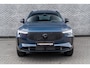 Volvo XC90 T8 Plug-in hybrid AWD Ultra Black Ed. Exec. | Google | Long Range | Ventilatie Voorstoelen | Bowers & Wilkins Audio | Trekhaak | Luchtvering | Head-Up Display | Stoel-/Stuurverwarming | Adaptieve Cruise Control | 360 Camera | Massage | Gelamineerde Zijruiten Rondom | Getint Glas | Keyless | Memory | Elek. Achterklep | 22" LM