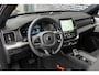 Volvo XC90 T8 Plug-in hybrid AWD Ultra Black Ed. Exec. | Google | Long Range | Ventilatie Voorstoelen | Bowers & Wilkins Audio | Trekhaak | Luchtvering | Head-Up Display | Stoel-/Stuurverwarming | Adaptieve Cruise Control | 360 Camera | Massage | Gelamineerde Zijruiten Rondom | Getint Glas | Keyless | Memory | Elek. Achterklep | 22" LM