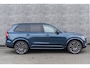 Volvo XC90 T8 Plug-in hybrid AWD Ultra Black Ed. Exec. | Google | Long Range | Ventilatie Voorstoelen | Bowers & Wilkins Audio | Trekhaak | Luchtvering | Head-Up Display | Stoel-/Stuurverwarming | Adaptieve Cruise Control | 360 Camera | Massage | Gelamineerde Zijruiten Rondom | Getint Glas | Keyless | Memory | Elek. Achterklep | 22" LM