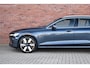 Volvo V60 T6 350PK Plug-in hybrid AWD Essential Bright | Moritz leder | 19 inch | All-season banden | Trekhaak