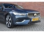 Volvo V60 T6 350PK Plug-in hybrid AWD Essential Bright | Moritz leder | 19 inch | All-season banden | Trekhaak